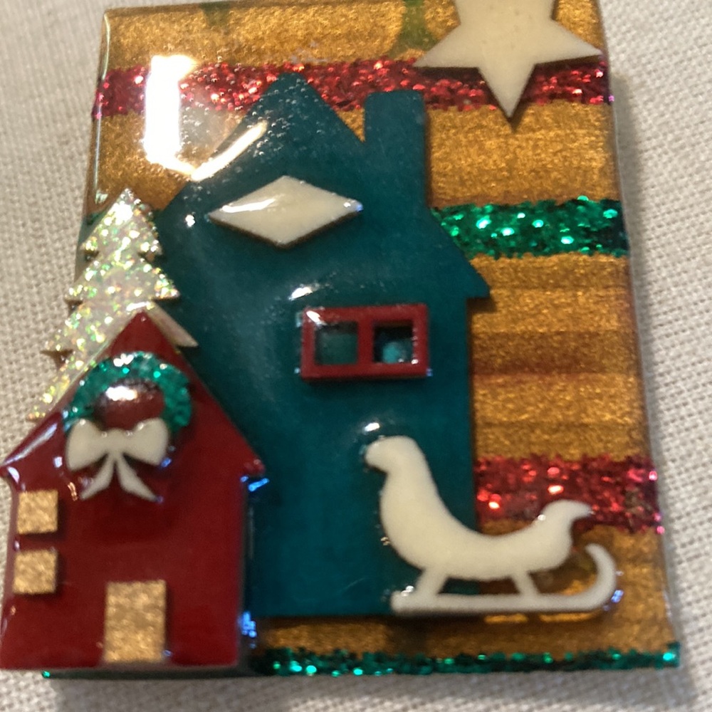 Lucinda House Pin